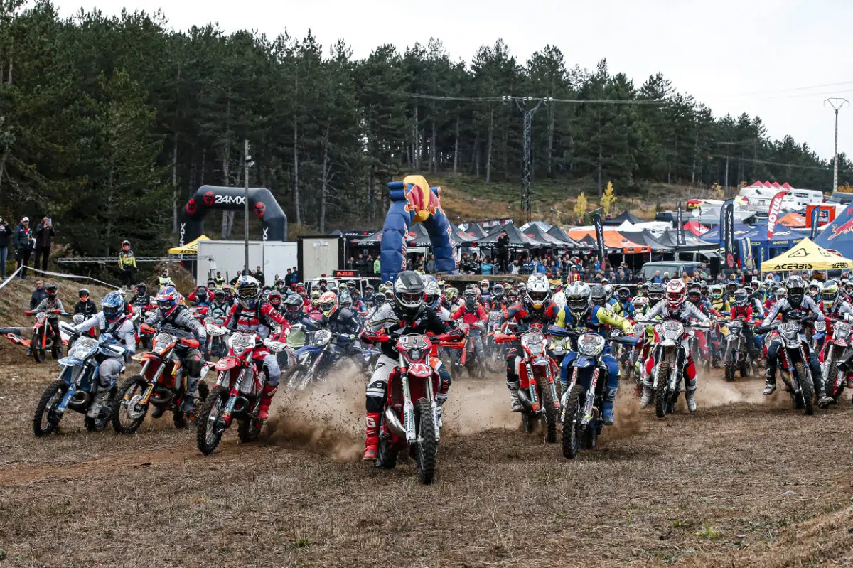 start_HEWC_2022_Rnd8_Hixpania-Hard-Enduro_07884